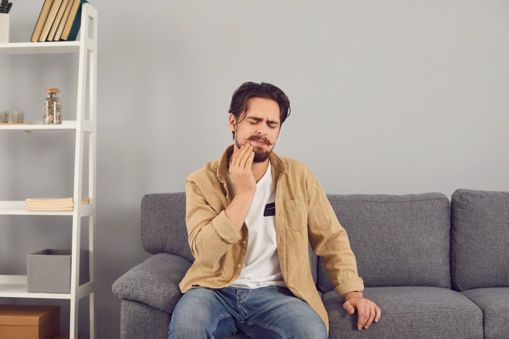 Emergency Tooth Extraction: What You Need to Know and Why Acting Fast Matters