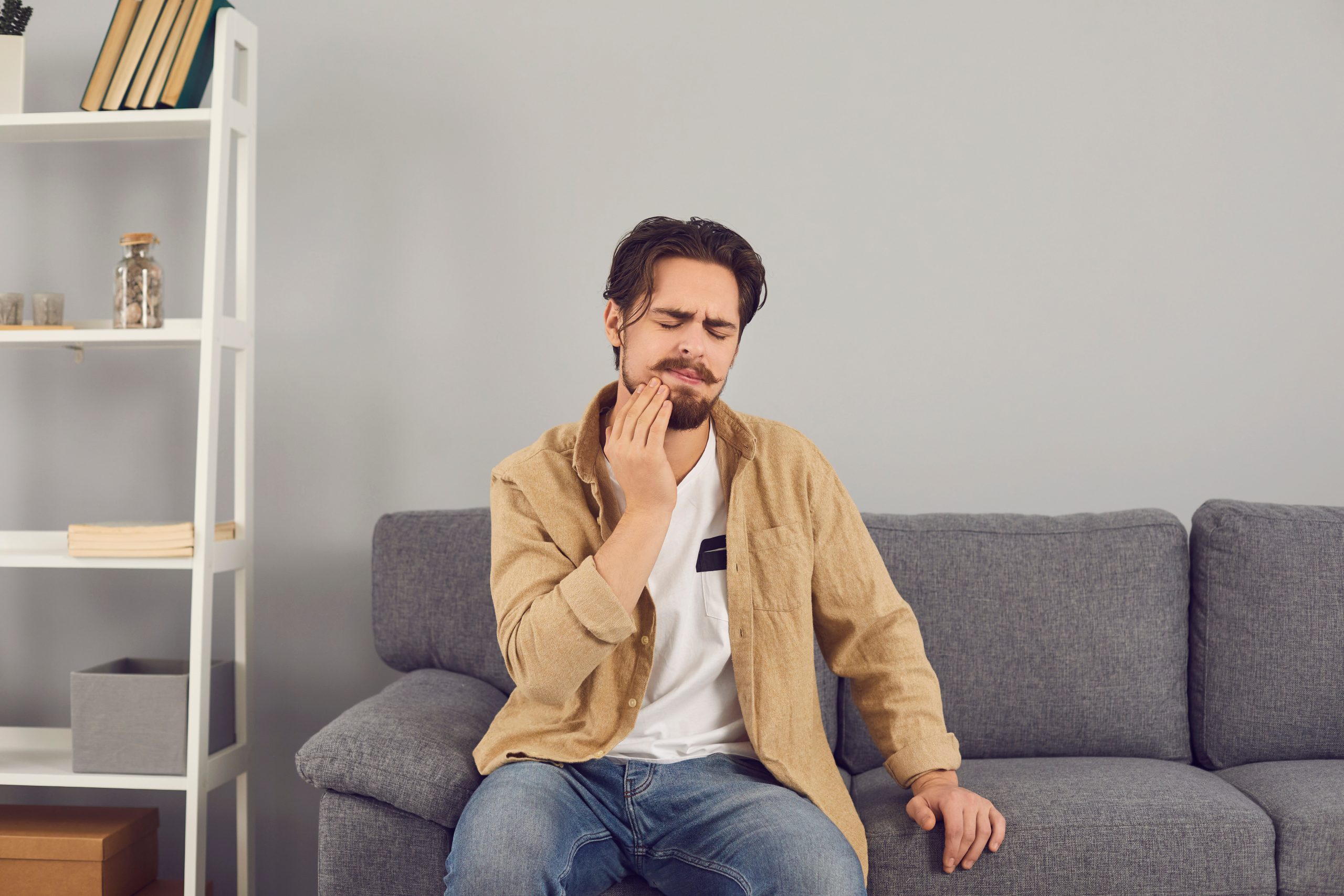 Emergency Tooth Extraction: What You Need to Know and Why Acting Fast Matters